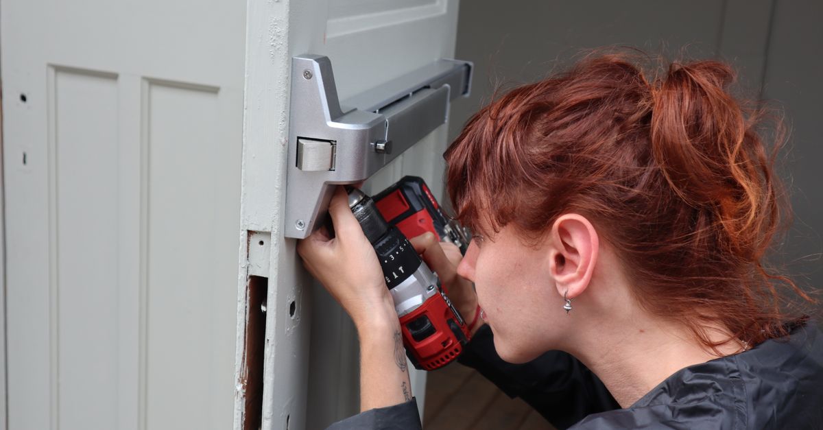 locksmith service technician — Oyster Bay Locksmiths